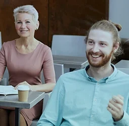 This image features two experts at Pearl Lemon Sales.