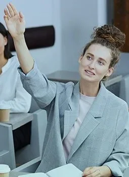 This image features an expert at Pearl Lemon Sales.